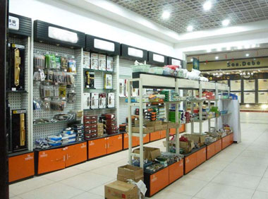 Building hardware